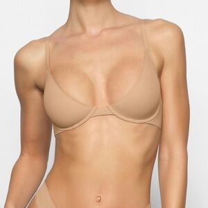 SKIMS Fits Everybody Plunge Bra 34C NWT Ochre